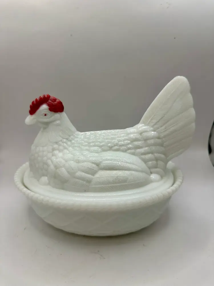 Vintage Westmoreland? Nesting Hen On Nest Milk Glass Covered Dish Decor 1950