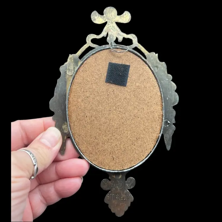 #264A Vintage Ornate Metal Oval Picture Frame Made In Italy MCM Rococo 
Floral With Gray Background, Victorian