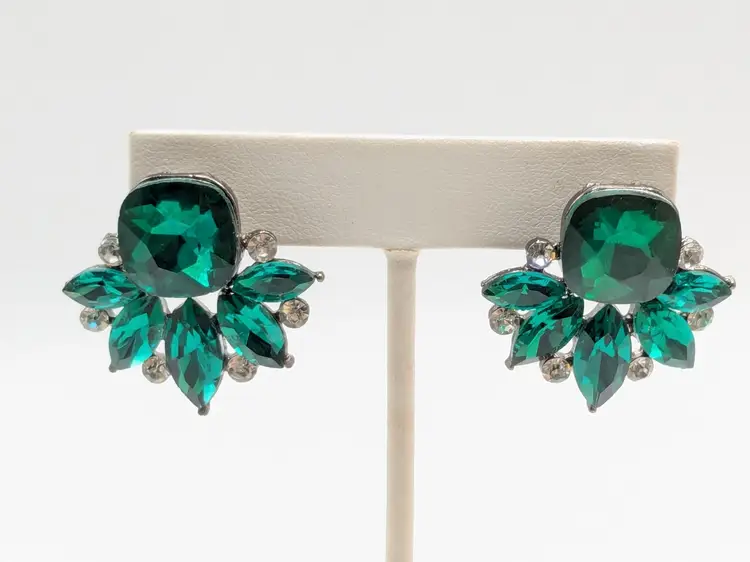 Vintage Emerald Green Rhinestone Pierced Earrings Holiday Jewelry