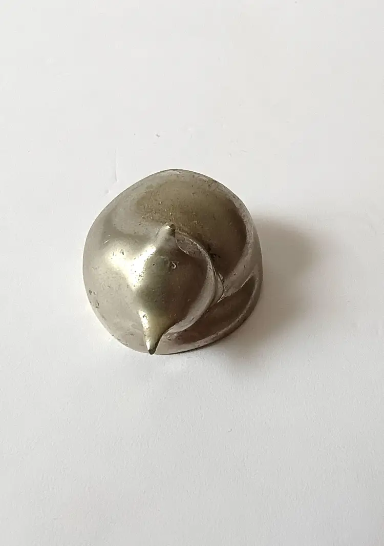 Little Pewter Sleeping Cat signed Mountain Lakes Pewter Ciro & Doreen 1994