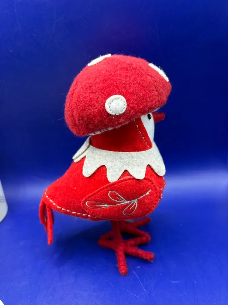 Wondershop Featherly Friends Capster 2024