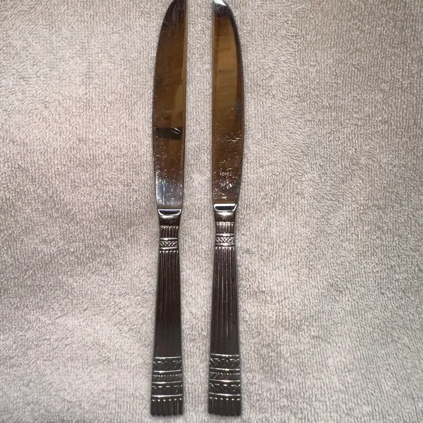 RARE Hard To Find Retroneu RTR37 18/8 Stainless Ridges Cross Hatch Dinner Knives