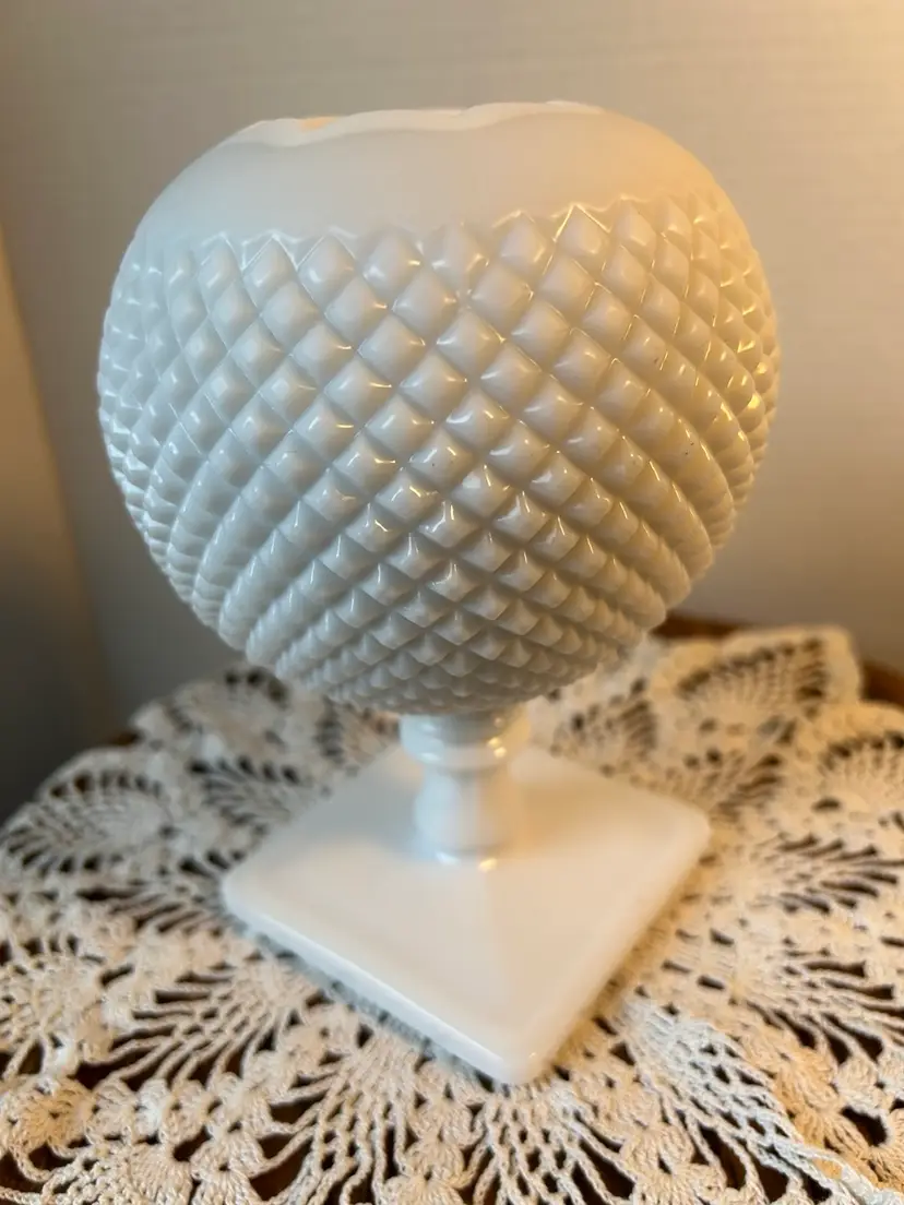 I GOT MILK 😎 Vintage Westmoreland Milk Glass English Hobnail Ivy/Rose Bowl Compote 7” Tall 