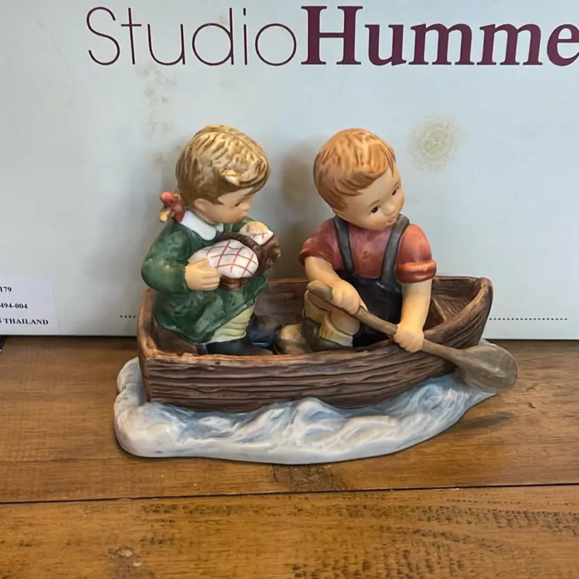 Hummel Picnic For Two 2004 With Box And Paperwork