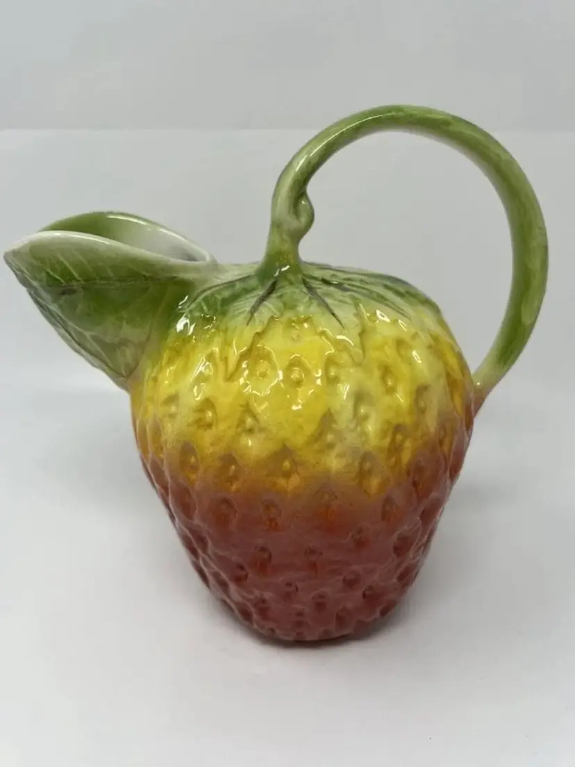 Vtg Strawberry Water Majolica Pitcher Main Course Bloomingdales Made in Italy 8”