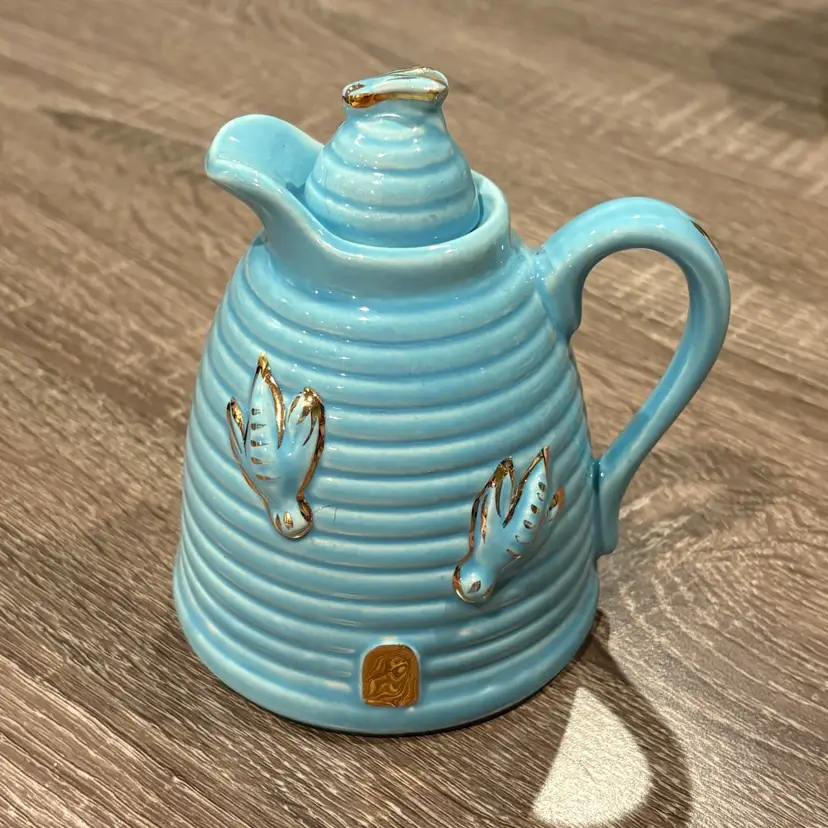 Blue Beehive Honeypot/Pitcher With Lid Made in USA Vintage Pottery