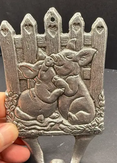 Slight Delay- Starting St 2Salt Pepper Shakers, Figurines, Decor 