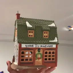 Dept 56 White Horse Bakery Porcelain Holiday Collection Light Up House READ