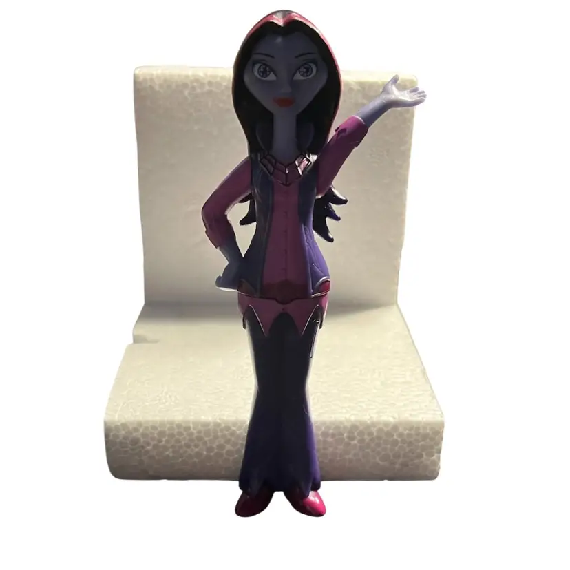 Disney PVC Figurine Vampirina Oxana