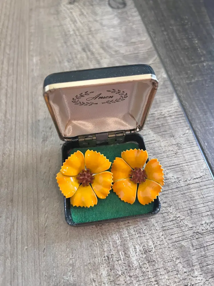 Vintage Flower Clip On Earrings