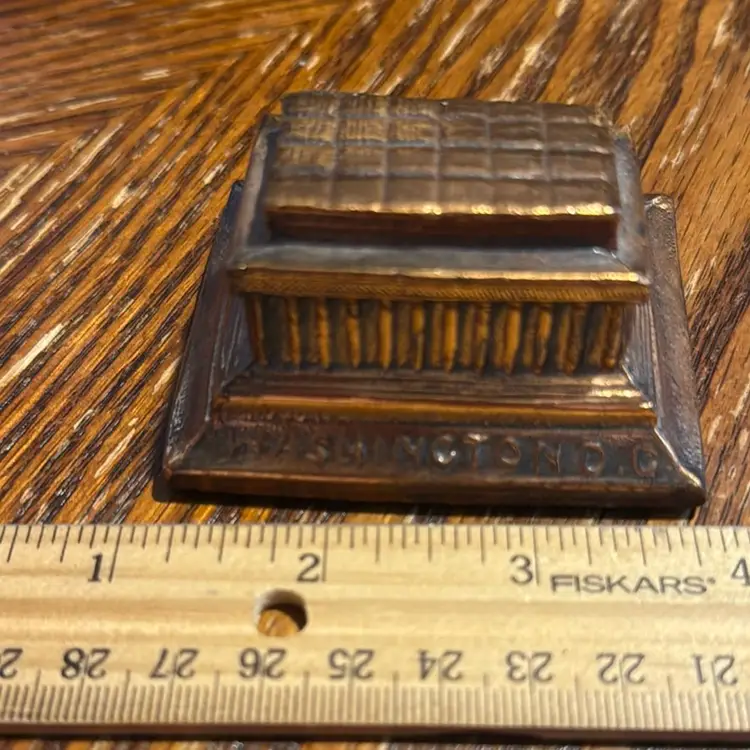Lincoln Memorial VTG Metal Souvenir Piece