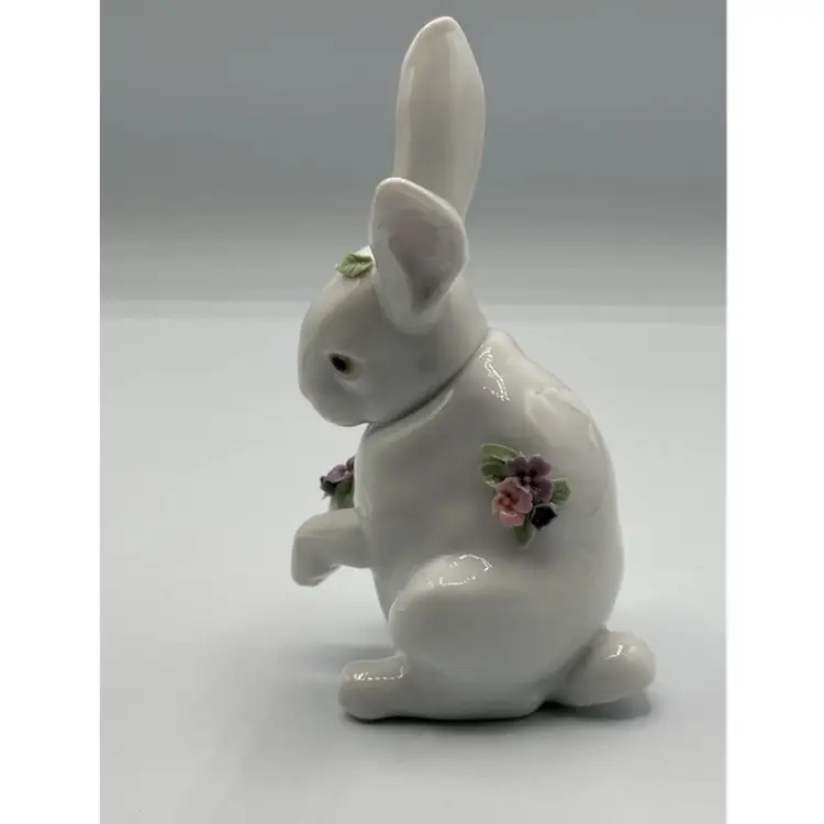 LLadro Sitting Bunny Rabbit 5907 White Glossy Porcelain Figurine READ👇