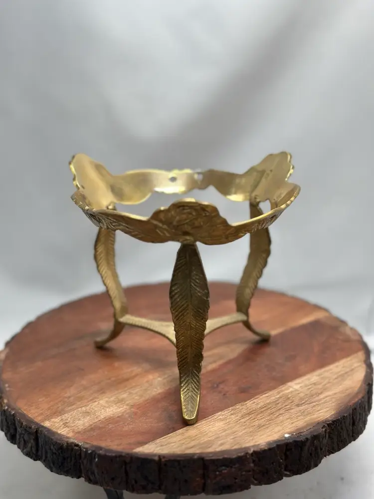 Vintage Brass Triple Leg Bowl Orb Plant Pot Holder Stand Tripod Ornate