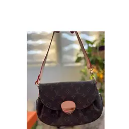 Beautiful Fashion Piece