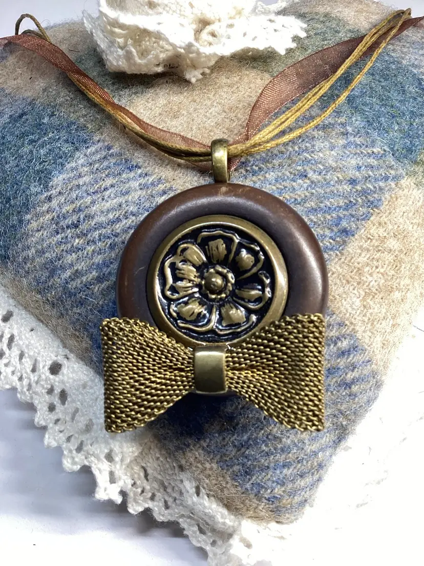 Vintage Button And Bow Necklace