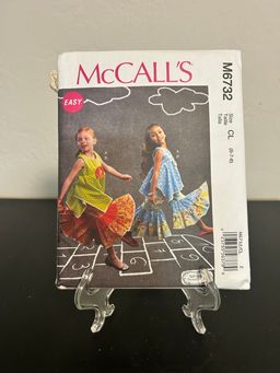 McCall’s Pattern M6733 Girls top & Pants Sz 6-8 Uncut FF