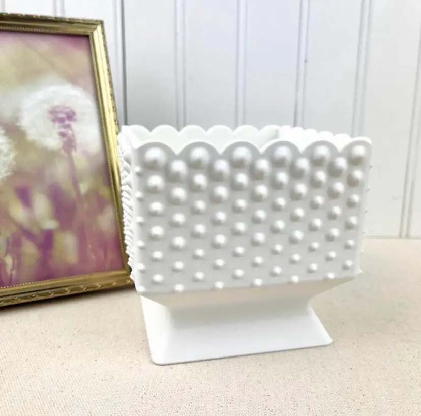 White Hobnail is the Bowl, Small Pedestal Dish, Decorative Bowl with Scalloped Edge, Vintage Inspired, Homeware, 3D Printed
