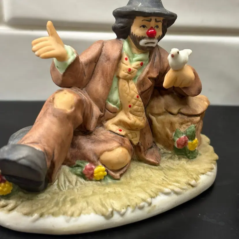 Vintage Emmett Kelly Jr Flambro Hobo Clown w/ Dove Hitchhiking Figurine 2.75"