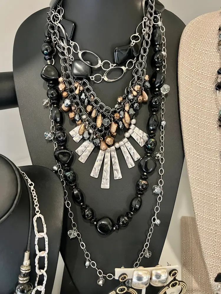 40 PCS! Vintage to Mod Jewelry Multi Black Mix Metal & Glass Beads Resale Wear Repurpose ML-13