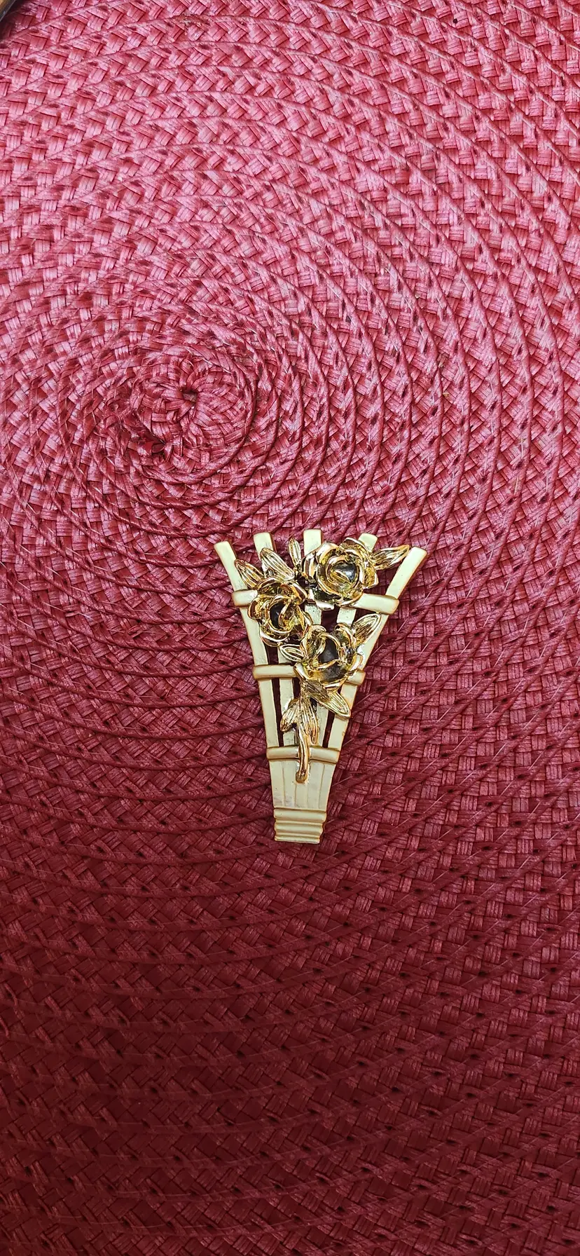 Golden Rose Bouquet Brooch Danecraft