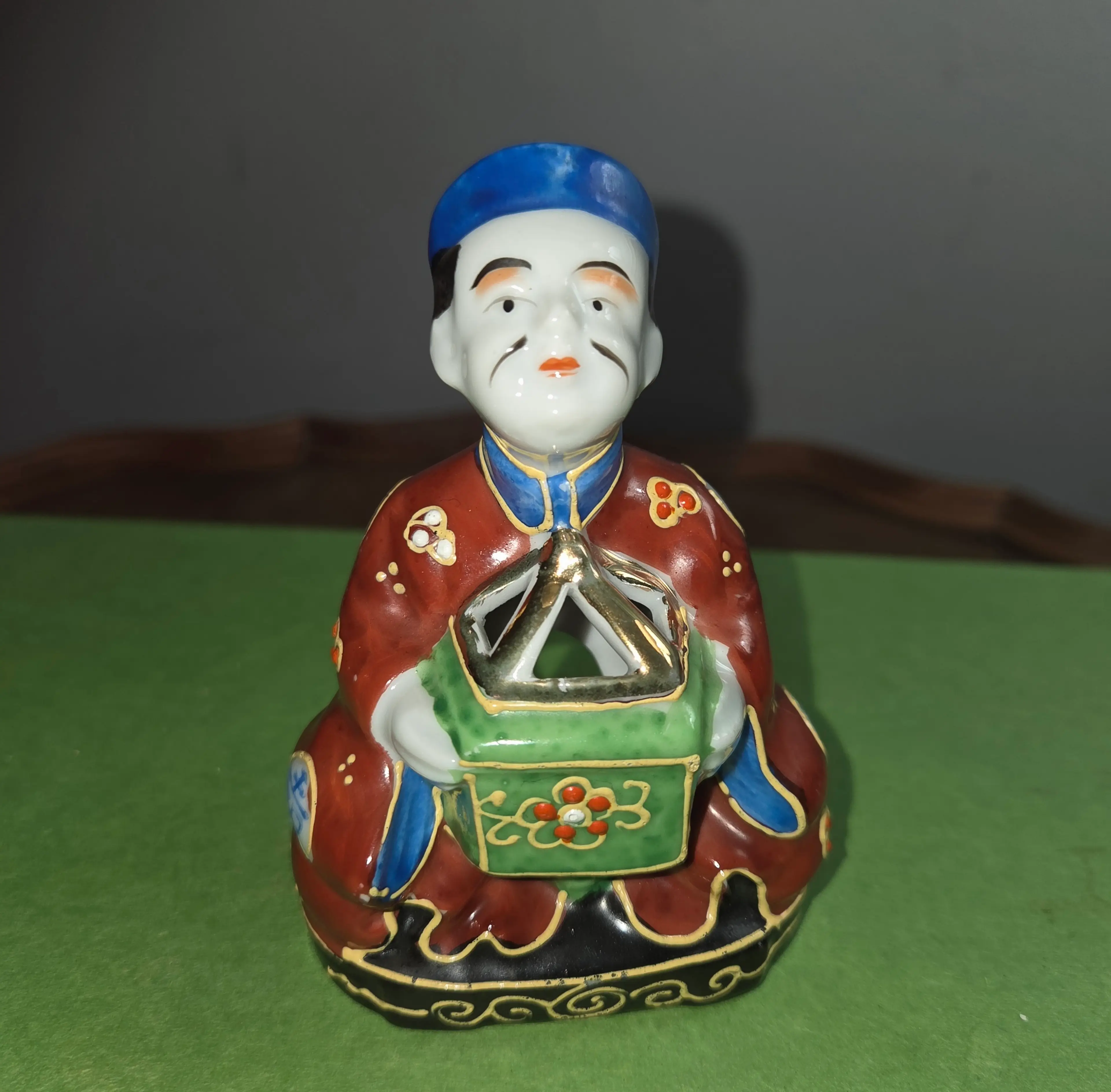 Image 1 of 4