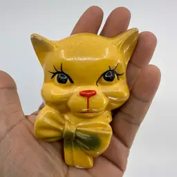 1970s ChalkWare Yellow Cat With Bow Miniature Wall Hanging