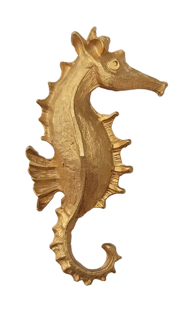 Matte Gold Tone Seahorse Brooch Pin E533
