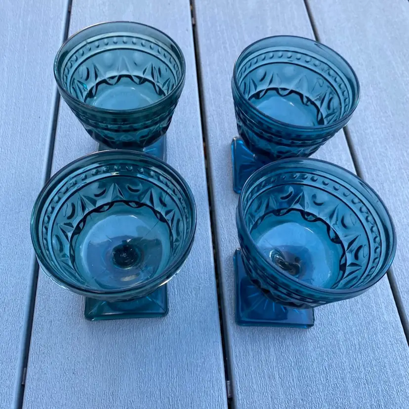 2 PAIR OF INDIANA GLASS COLONY
PARK LANE SHERBET OR ICE CREAM DISHES OR CHAMPAGNE OR COCKTAIL GLASSES