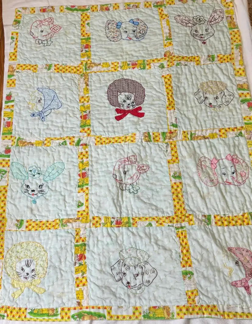 Vtg Embroidered Animals Barbara Alexander Strawberry Juze Cat Baby Quilt 44x32.5