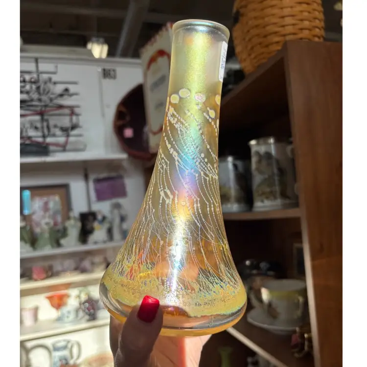 Stunning Robert Coleman Signed Iridescent Art Glass Vase 8”