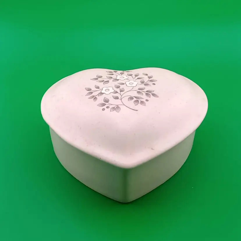 Pfaltzgraff trinket box