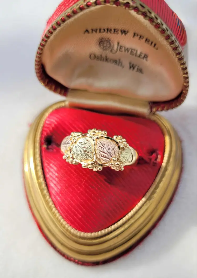 Vintage 10k Black Hills Gold Yellow & Rose Gold Leaf Band Ring Size 10.75 - 4.4g