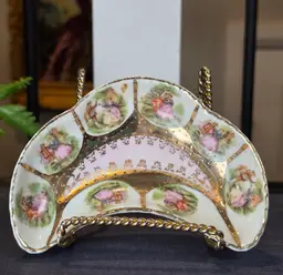 VINTAGE ARNART PORCELAIN COURTING COUPLE CRESCENT DISH