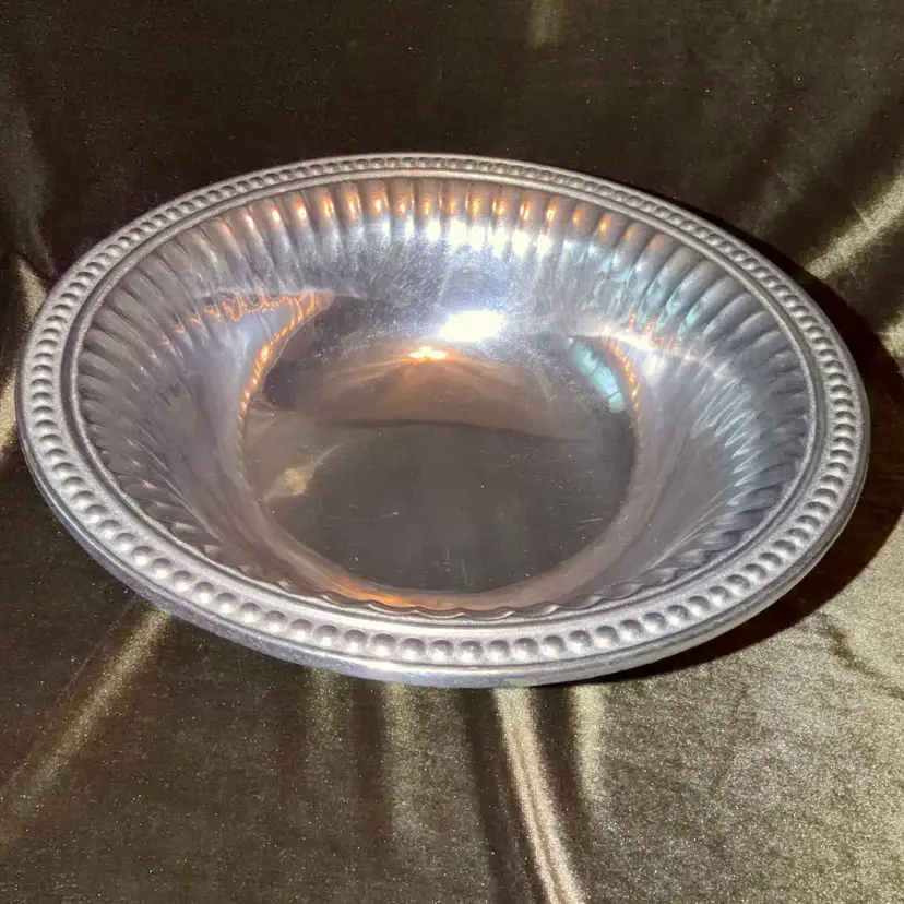 Wilton Armetale Flutes & Pearls Large serving Bowl