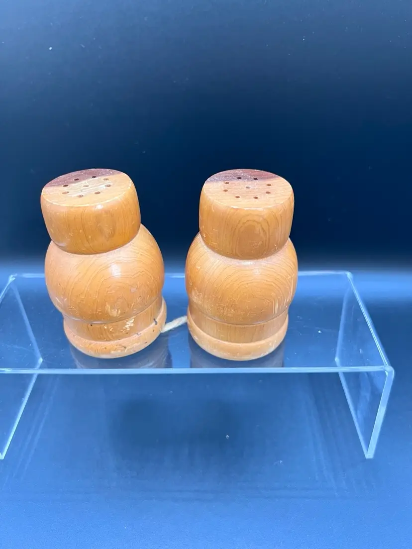 Vintage Carved Wooden Salt & Pepper Shaker Set - Mountain Home, AR Souvenir
Made in USA