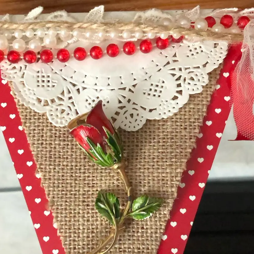 Handmade Valentines Day BE MINE Banner