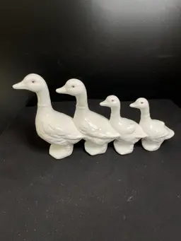 Textured Dept. 56 Glossy White Ceramic 4 Ducks in a Single File Row Figurine-Lot 50