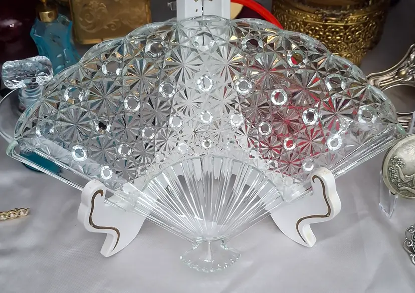 73 Vintage Fenton Daisy & Button Fan Dresser Trinket Vanity Tray