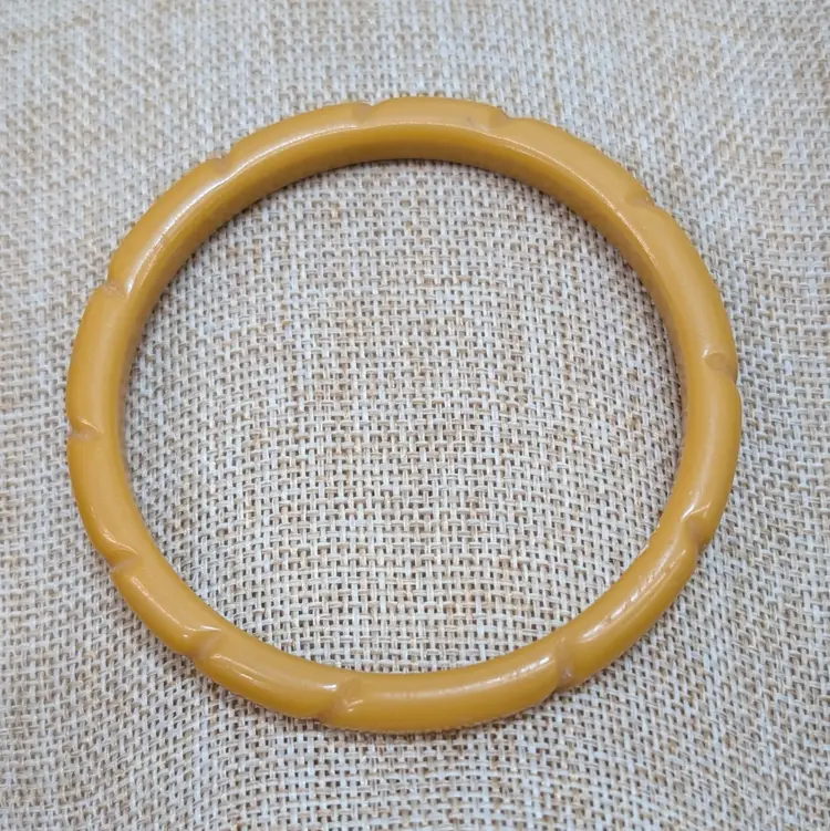 Vintage Creamed Corn Carved Rope Yellow Bakelite Bangle Bracelet Spacer