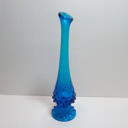 vintage blue glass hobnail bud vase 10” swung stretch