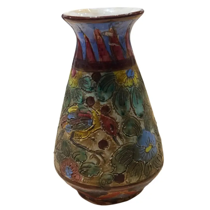 vintage Italian hand-painted sgraffito pottery vase from Deruta, Italy