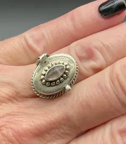 Vintage Sterling Silver 925 Locket Ring Size 7.5 Oval Design & Clear Gem Center