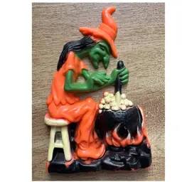 Vintage Halloween Witch Cauldron Hard Plastic Cake Topper 5 3/8” Hong Kong