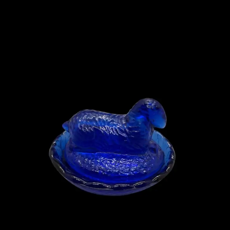 09 Cobalt Blue Lamb On Nest