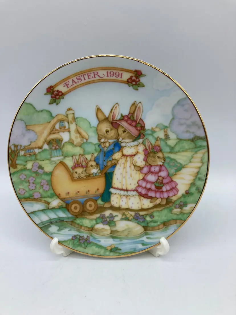 Avon 1991 “Sprintime Stroll” Easter Plate 5 In-Porcelain Trimmed In 22k Gold