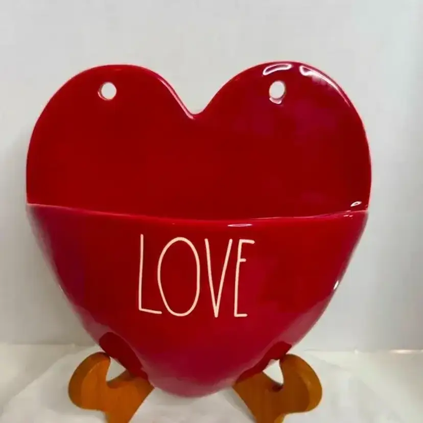 Rae Dunn Artisan Collection by Magenta Heart Shaped Wall Pocket. “LOVE”.