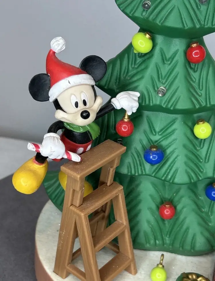 Disney Christmas Animated Mickey Mouse Decorating the Tree Music LED Lights