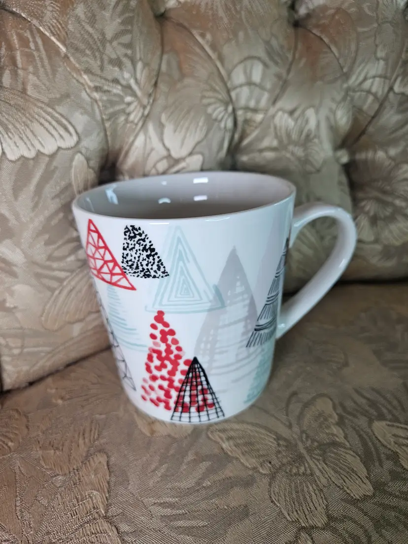 Starbucks 2017 Holiday Christmas Tree 18oz Coffee Mug