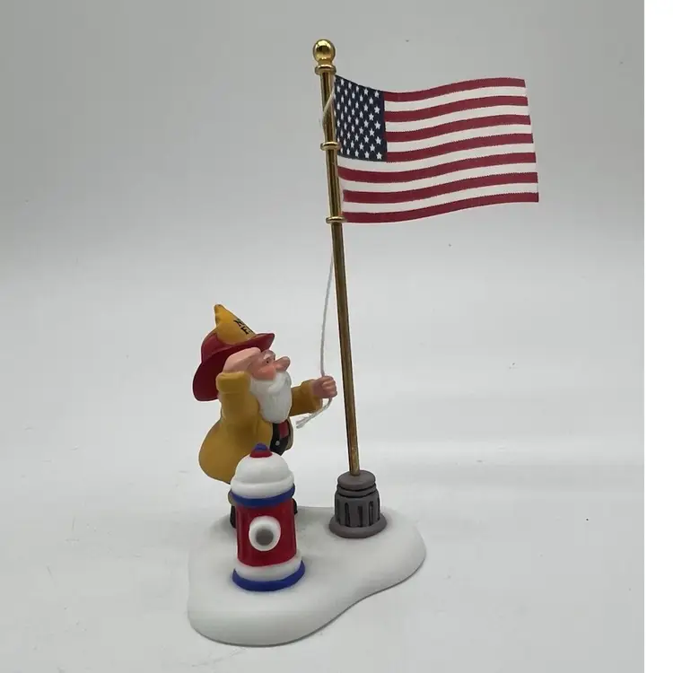 Department 56 “Raising The Flag At The North Pole” Figurine #56820