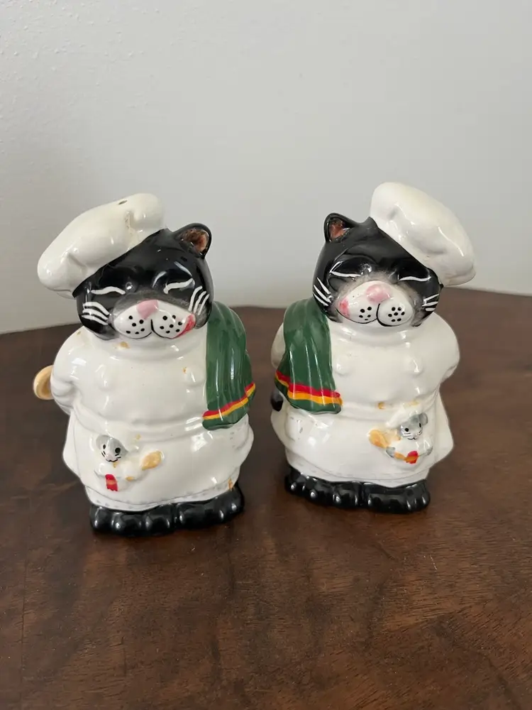 Set Vintage Black Car Chef Salt Pepper Shakers
